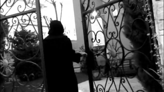 Nazan Öncel’den yeni video: Beni Bu Koca Şehirde Yalnız Bırakma